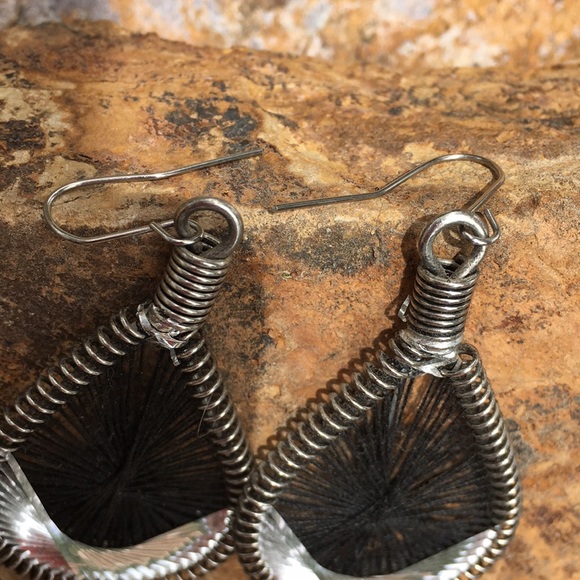 1970’s style hanging earrings… - Picture 2 of 7